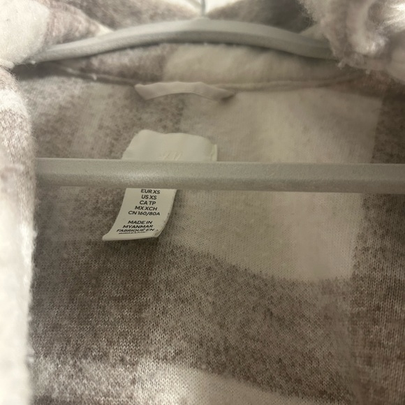 H&M Beige Plaid jacket - Picture 3 of 4